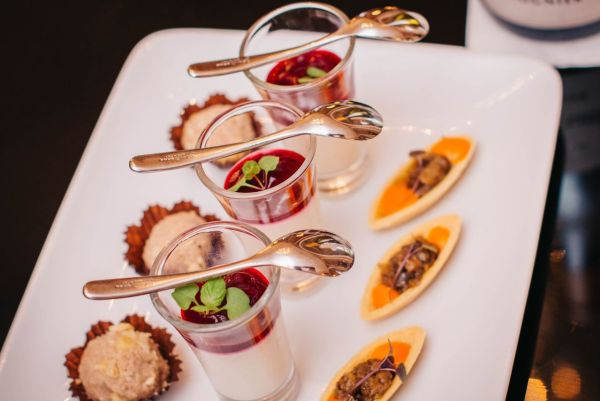 10 idées innovantes pour un apéritif dînatoire inoubliable avec des amuse-bouches surprenants et créatifs