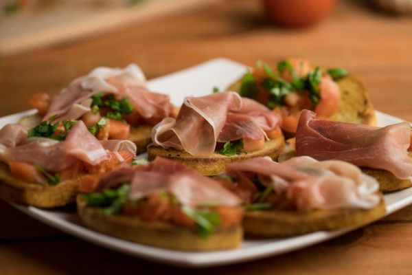 L'ambiance italienne dans un restaurant: plus qu'un repas, un art de vivre